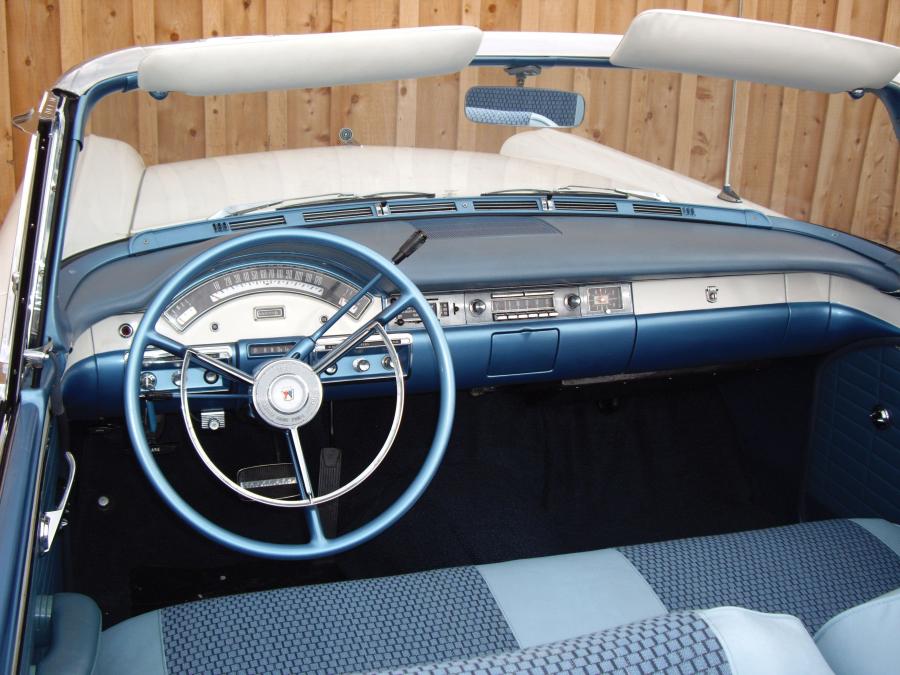  Ford Fairlane 500 Skyliner Retractable Hardtop 1957 года  (фото 4 из 41)